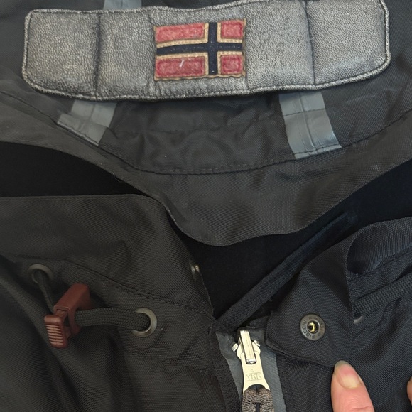 Napapijri Black and Gray Ski Jacket Size L - Picture 16 of 16